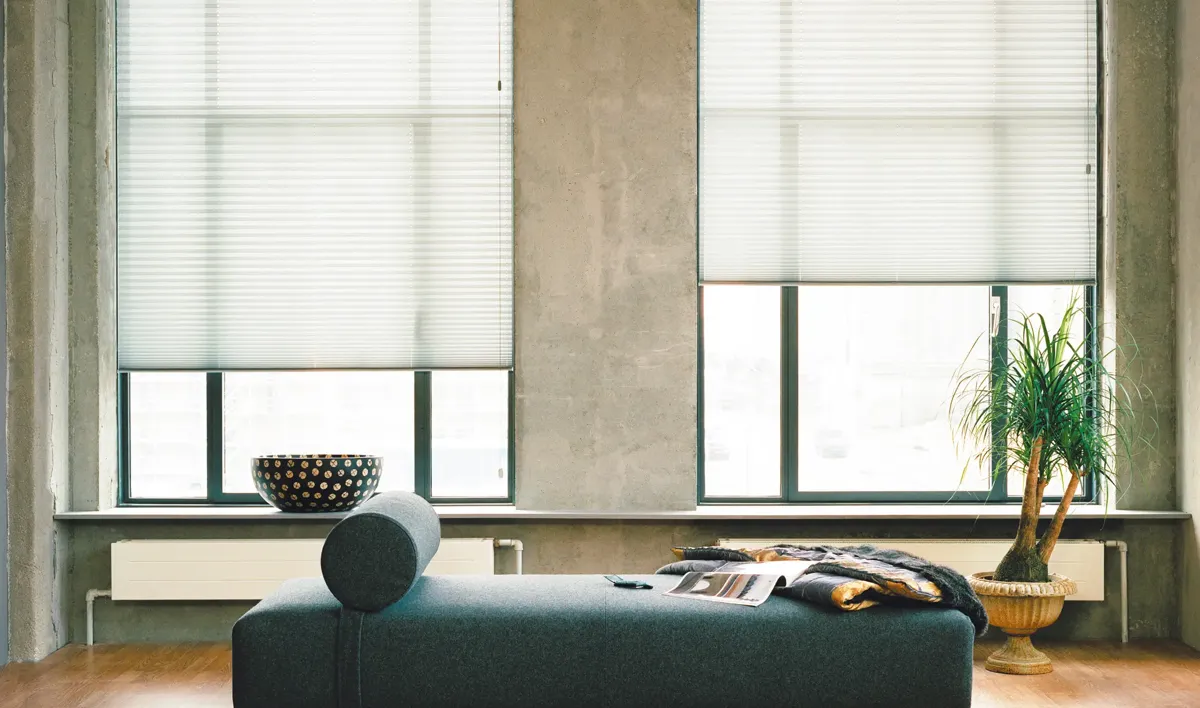 Sola genom fönstret på hotellet – här är några tips