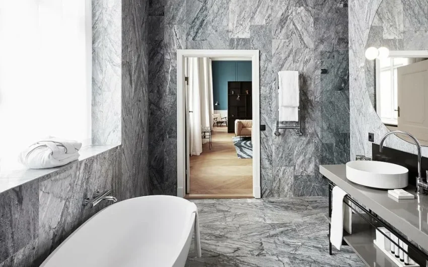 lyxigt badrum på hotell